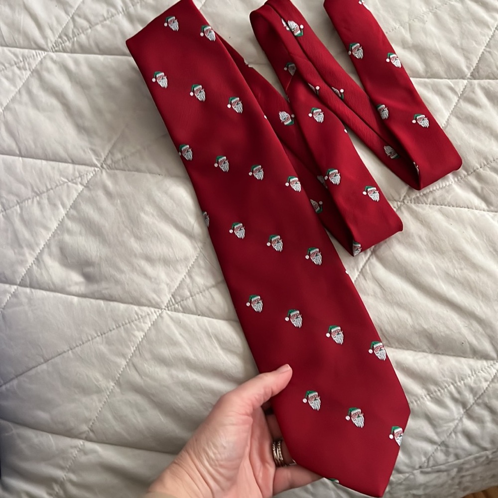 Santa Claus Tie John Weitz red with jolly St. Nick faces